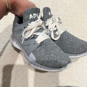 APL SNEAKERS